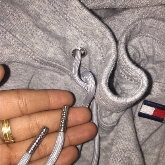 Tommy Hilfiger shorts😍 - Picture 5 of 5